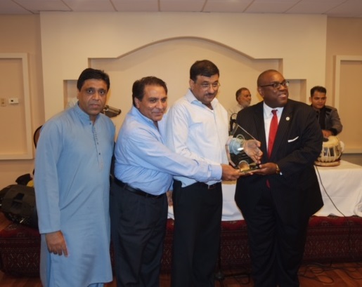 Pakistani American Association gives Community Service Award to Jamaican Norman Hemming