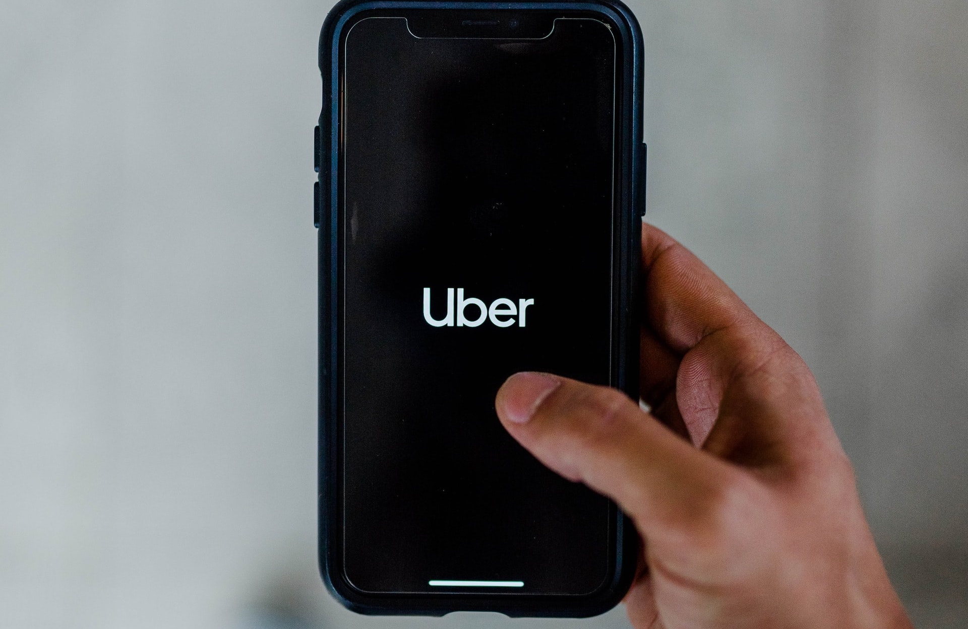 Ride-Hailing Firm Uber to Launch Service in Jamaica